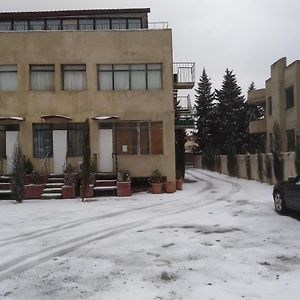 Guesthouse Star Georgia Tbilisi Exterior photo