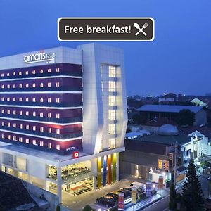 Amaris Hotel Madiun Exterior photo