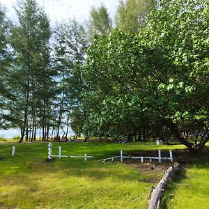 Andaman Peace Resort Ranong Exterior photo