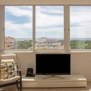 Magnificent 1 Bedroom Apartment With Views Over The Ocean Costa de Caparica Exterior photo