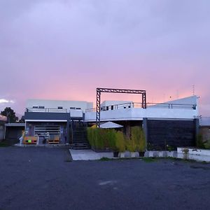 Plaza Tababela Near Quito Airport Apartment Exterior photo