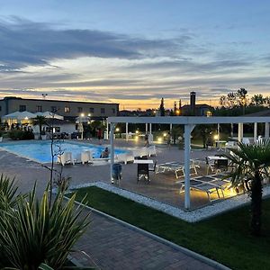 Hotel Bussana Porto Tolle Exterior photo