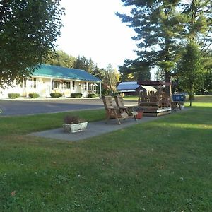 Weathervane Motel Lanesboro Lanesborough Exterior photo