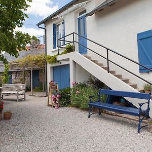 Apartment Fleur De Lys Bleue Soudaine-Lavinadiere Exterior photo