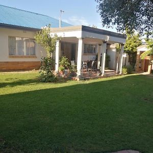 Lala Poa Guest House Klerksdorp Exterior photo