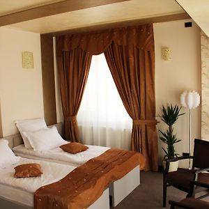 Enigma Pension Hotel Targu Jiu Room photo