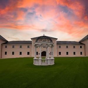 Chateau Sanov Hotel Sanov  Exterior photo