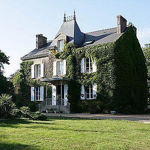 Domaine De Bodeuc Hotel Nivillac Exterior photo