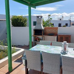 Casa Antonia Reyes, A La Sombra De Famara Apartment Munique Exterior photo