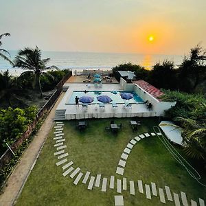 Kay'S By The Sea Hotel Ajgaon Exterior photo