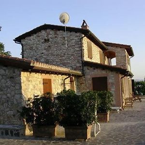 B&B Casale Roshlee Gualdo Cattaneo Exterior photo