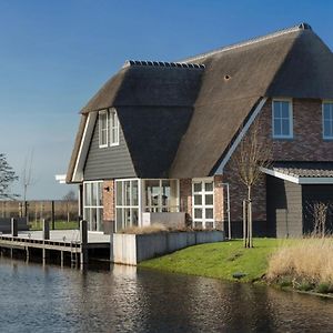 Thatched Villa With A Sauna At Tjeukemeer Delfstrahuizen Exterior photo