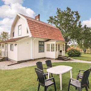 Stunning Home In Koepmannebro With Kitchen Asensbruk Exterior photo