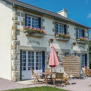 Nice Home In Saint Cast Le Guildo With Kitchen Exterior photo