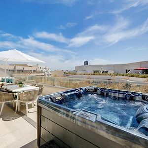 Super Luxury Penthouse With Hot Tub And Pool Apartment Tal-Franciz Exterior photo