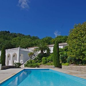 Chambre Luxueuse Avec Immense Piscine Vue Sur La Baie De Cannes Et L Esterel Avec Possibilite De Cabine 3 Personnes Hotel Frejus Exterior photo