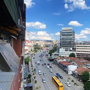 Etern Stays - Downtown Apartment Prishtinë Exterior photo