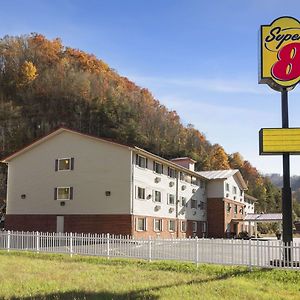 Super 8 By Wyndham Prestonsburg Motel Exterior photo