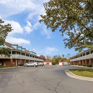 Travelodge By Wyndham Canton-Livonia Area, Mi Exterior photo