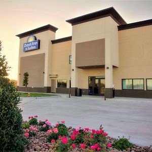 Days Inn & Suites By Wyndham Port Arthur Exterior photo