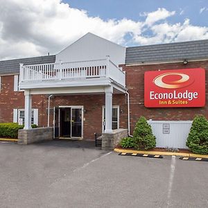 Econo Lodge Inn & Suites Airport Windsor Locks Exterior photo