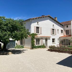 No12 Bed & Breakfast Mansle-les-Fontaines Exterior photo