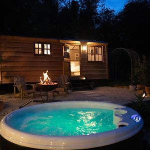 Luxury, Rural Shepherds Hut With Hot Tub Nr Bath Villa Bristol Exterior photo