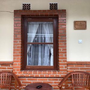 Suyati Homestay Syariah By Luxury Degree Magelang Exterior photo