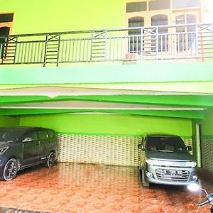 Green Kanca Syariah Guest House Mitra Reddoorz Pasuruan Exterior photo