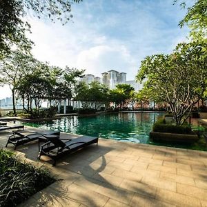 Tree Premier Suite Strait Quay Luxury Marina Suite Tanjung Tokong Exterior photo