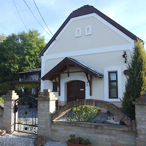 Nanahaza Villa Alsonana Exterior photo