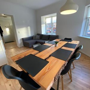 Central Apt With Parking Possibility, Netflix & Near Aarhus Attractions Apartment Exterior photo