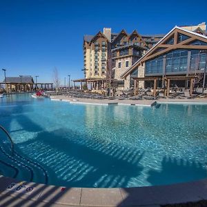 Gaylord Rockies Resort & Convention Center Aurora Exterior photo