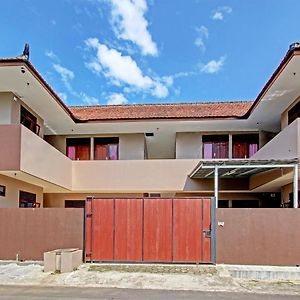 Spot On 91932 Guest House Mustika Syariah Purwokerto Exterior photo