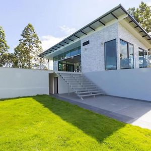 Stunning 3-Bed Villa In Chiang Mai Exterior photo