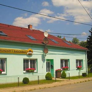 Penzion U Balcarky Hotel Ostrov u Macochy Exterior photo