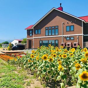 Shooting Star The Bed & Breakfast Hotel Furano Exterior photo