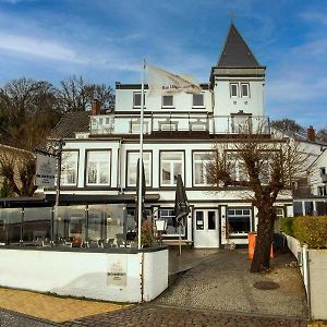 Strandhaus Blankenese Hotel Hamburg Exterior photo