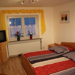 Ferienwohnung Mit 4 Schlafzimmer Fuer 2 Bis 9 Gaeste----Apartment With 4 Bedrooms For 2 To 9 Guests Nuremberg Exterior photo