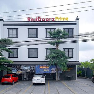 RedDoorz Plus Syariah at Jalan Pramuka Lampung Hotel Bandar Lampung Exterior photo