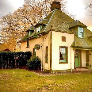 A Charming, Well Appointed Edwardian Gate Lodge Alyth Exterior photo