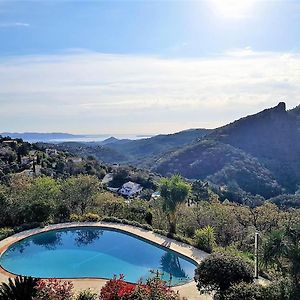 Superbe Villa En Rdc Avec Piscine Vue Mer 6 Pers Frejus Exterior photo