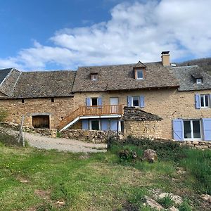 La Combe Aux Fees Bed & Breakfast Saint-Come-d'Olt Exterior photo