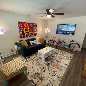 Modern ~ Comfortable ~ Downtown, Queen Beds, Bikes Apartment Greenville Exterior photo