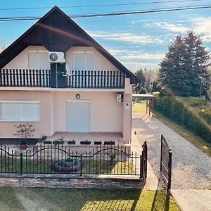 Betti Villa Balatonkeresztur Exterior photo