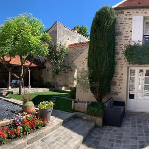 La Maison D'Emilie - Appartements Chaumes-en-Brie Exterior photo