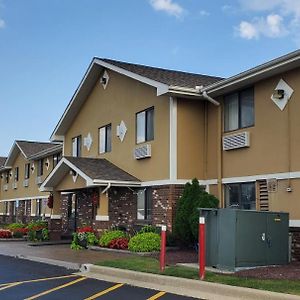 Super 8 By Wyndham Sterling Heights/Detroit Area Hotel Exterior photo