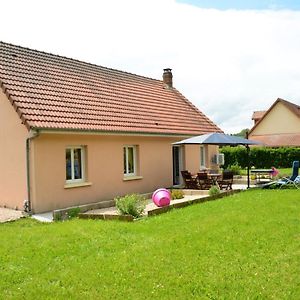 Gite De 85M2 Situe A Sommery De 1 A 6 Pers Villa Exterior photo