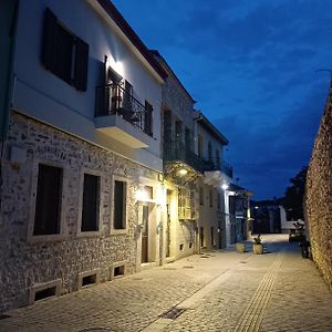 Casa En El Lago -Luxury Apartments In The Historical Center Of Ioannina Exterior photo