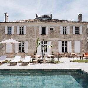 Le Chateau Real Bed & Breakfast Saint-Seurin-de-Cadourne Exterior photo